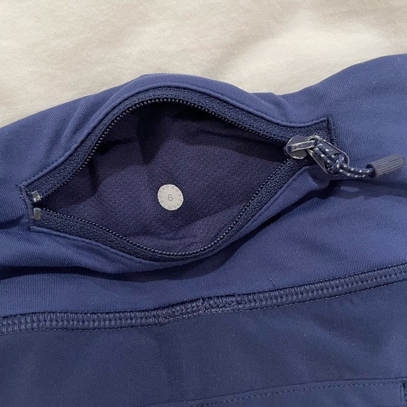 Lululemon Speed Up Shorts - Picture 4 of 9